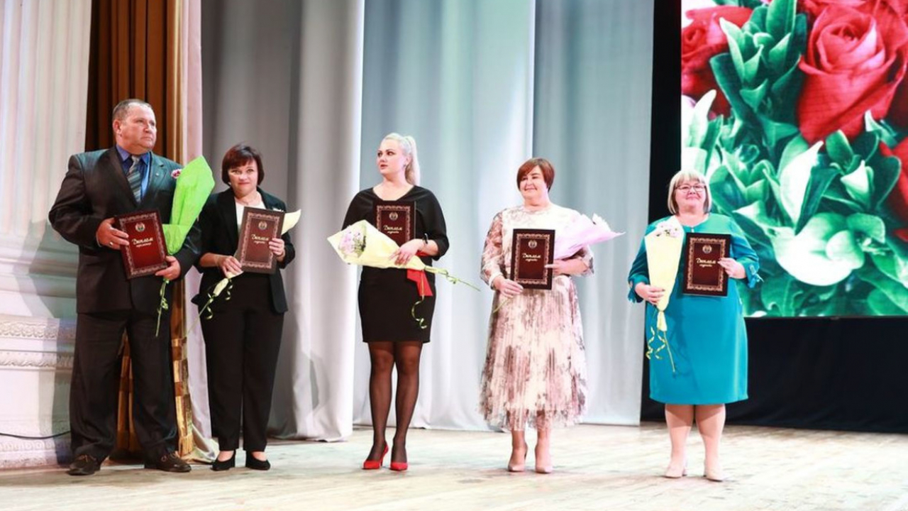 Мелітопольські вчителі отримали обласні премії та нагороди