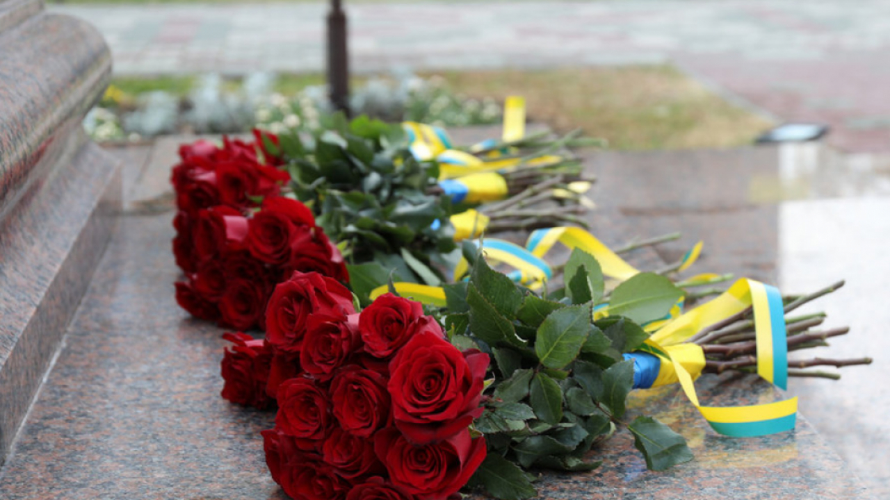 Представники влади взяли участь у церемонії покладання квітів з нагоди Дня захисників і захисниць України