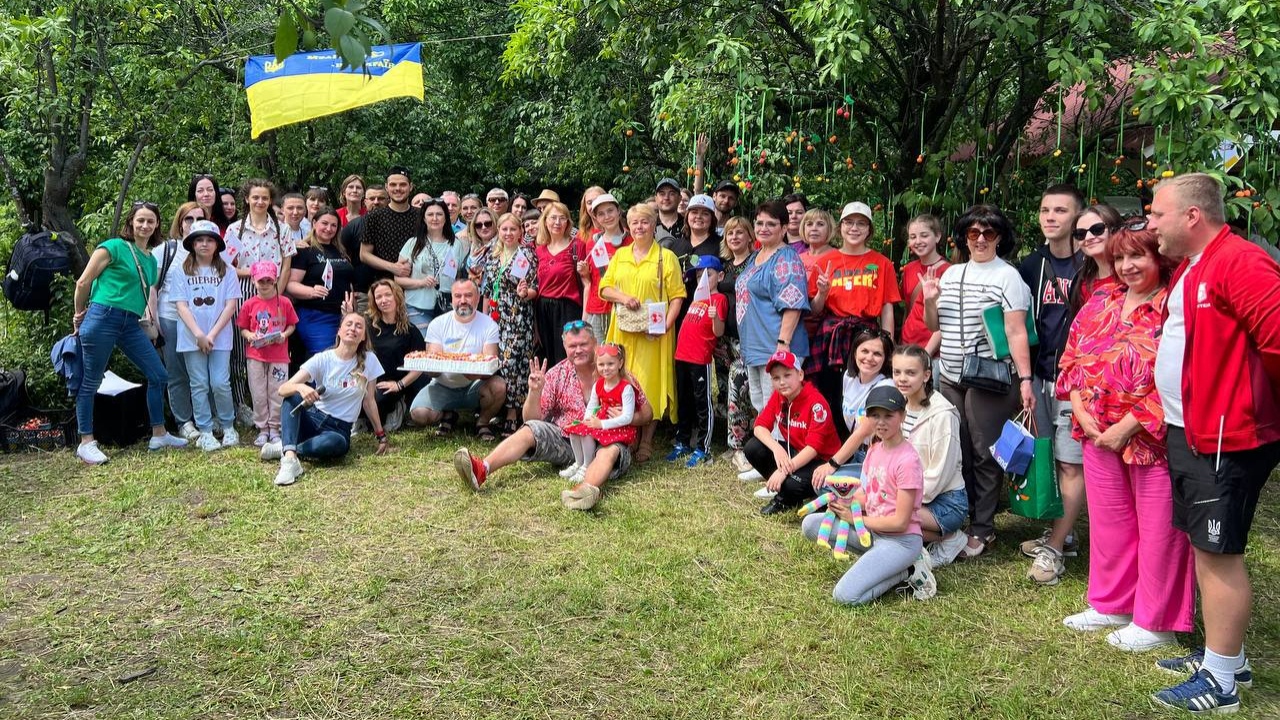 «Черешневий пікнік» у Києві: мелітопольці зібрались, щоб зберегти смак дому