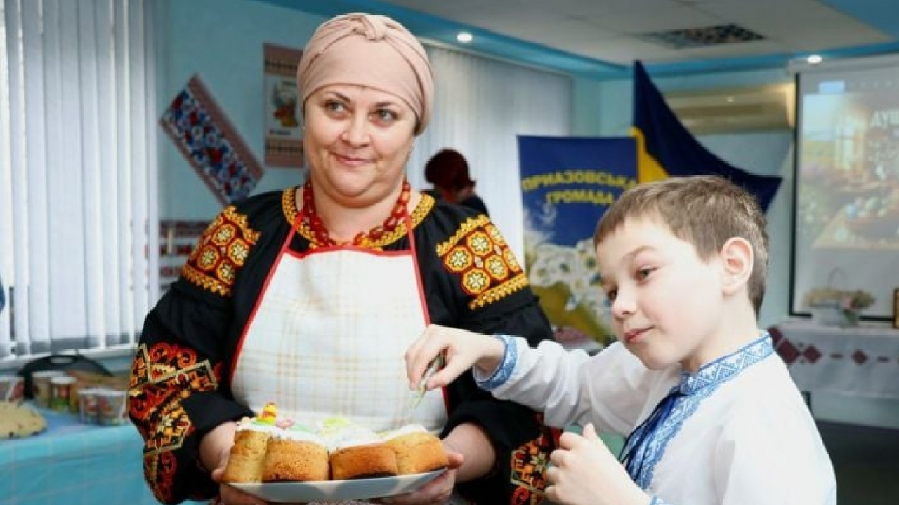 Сторічний рецепт маминої паски та «паска за 5 хвилин»: унікальні великодні рецепти від господинь Приазов’я з Мелітопольщини