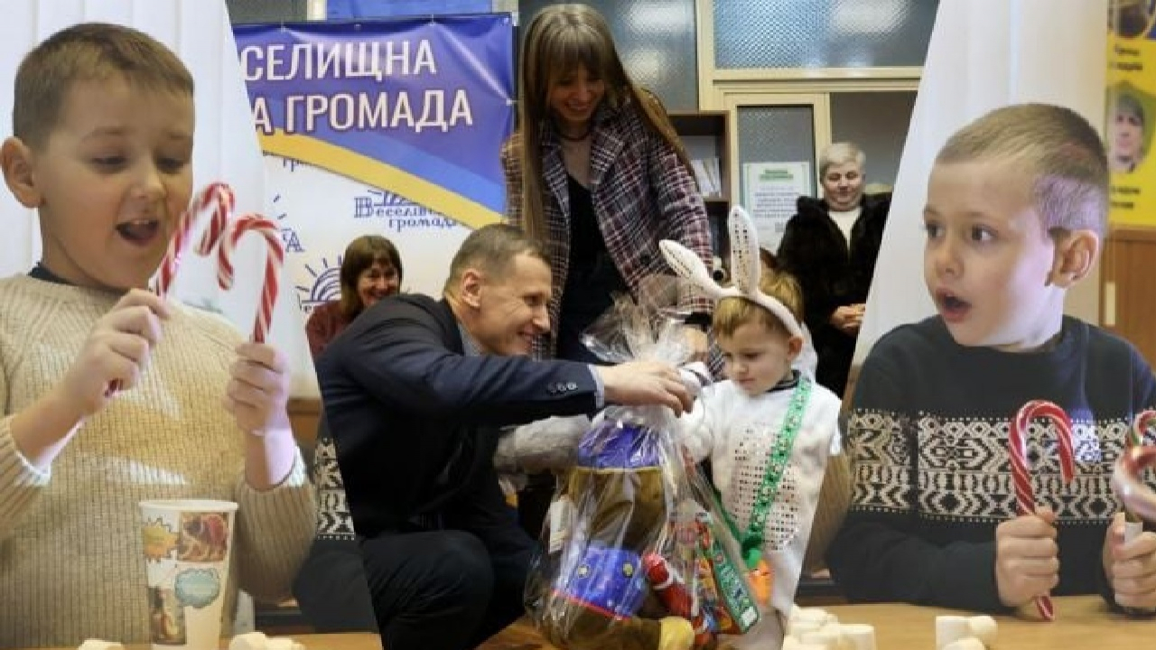Подарунки з Британії та мрії про дім: як діти Мелітопольщини зустрічають свята у Запоріжжі