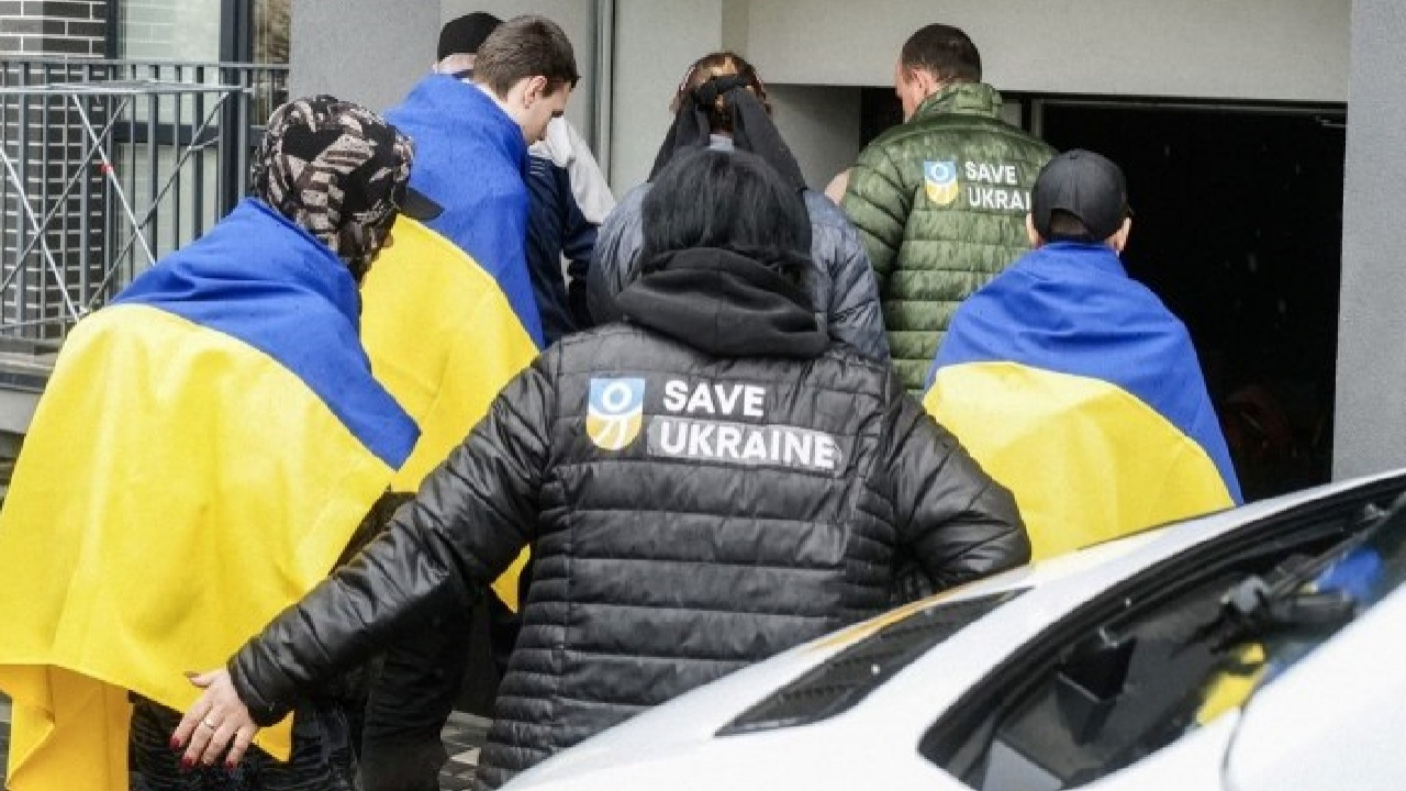 Фосфорна хмара, ліки-пустушки та масове вербування чоловіків до армії РФ: історія переселенки, яка прожила в окупації чотири роки