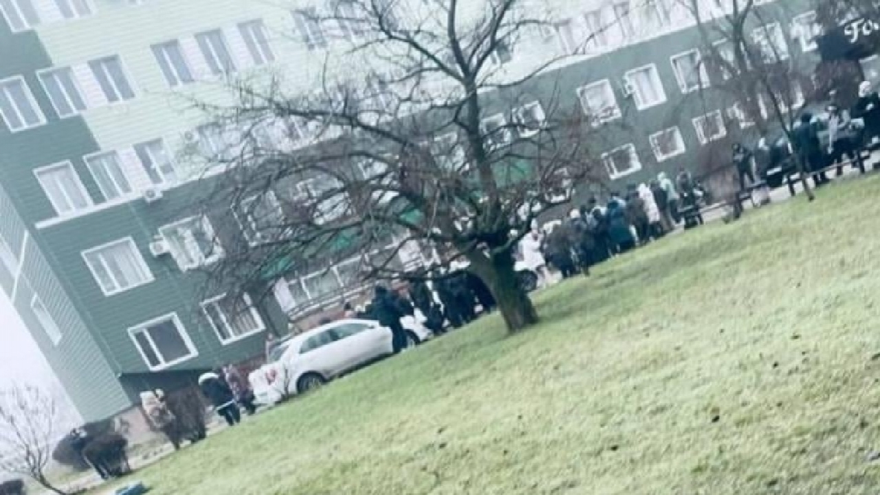 У Мелітополі пацієнтів із &laquo;зеленої&raquo; поліклініки виганяють охоронці з автоматами &mdash; нові реалії медицини в окупації