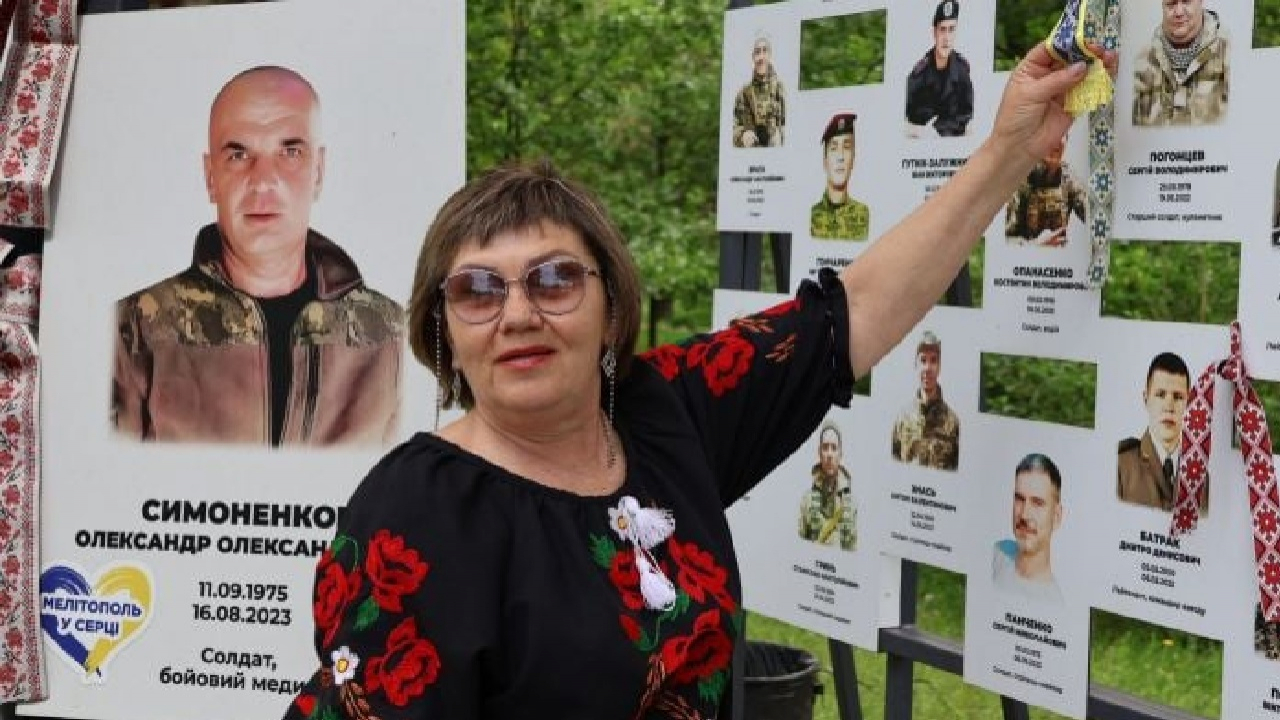 &laquo;Код нації&raquo; під прицілом: як Мелітополь приніс вишиванку на Алею Героїв у Запоріжжі