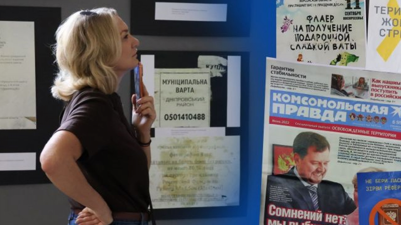 Квиток до &laquo;русского мира&raquo;: у Запоріжжі відкрили виставку про спротив Мелітополя, Херсона та інших окупованих міст. Що показують