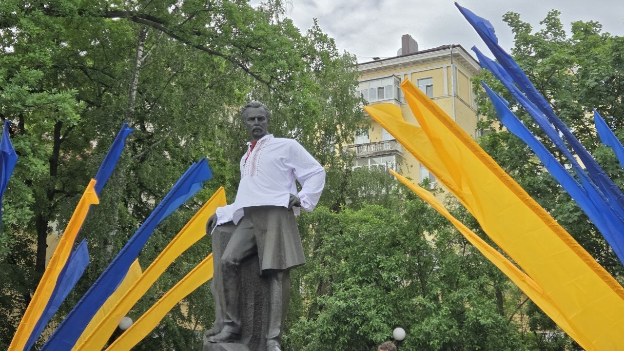 Сила традицій: як молодь Мелітопольщини та жителі Дніпра разом святкували День вишиванки