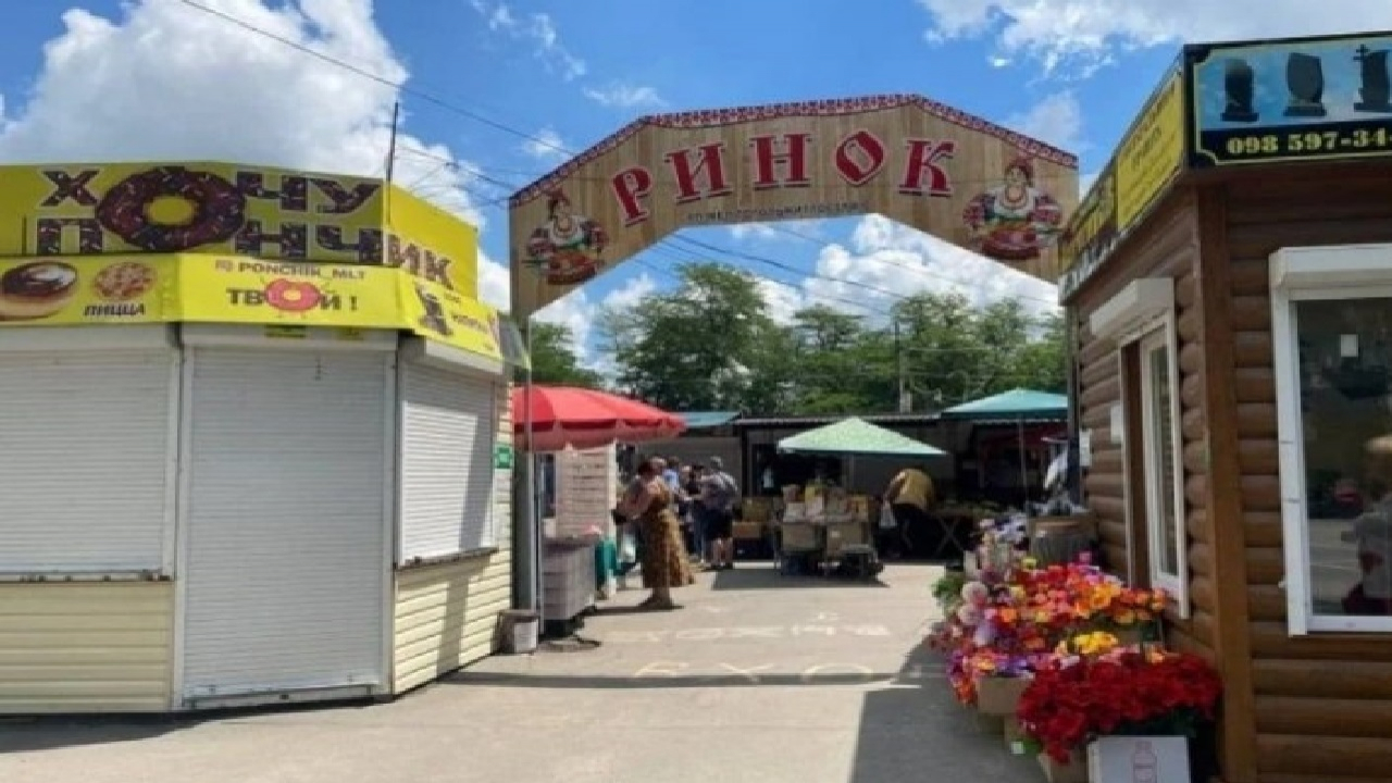 У Мелітополі окупанти почали зносити Центральний ринок