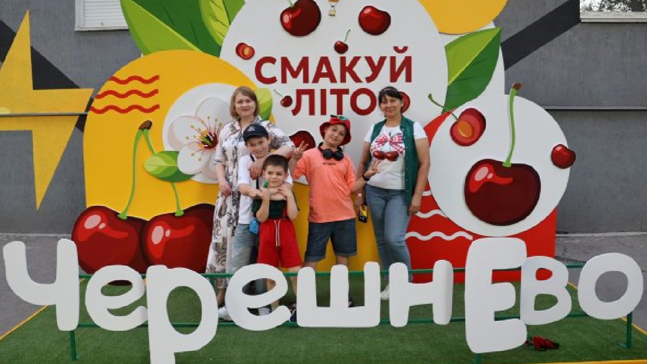 Черешня, дефіле і валіза подарунків: як у Запоріжжі відгримів головний фестиваль Мелітополя
