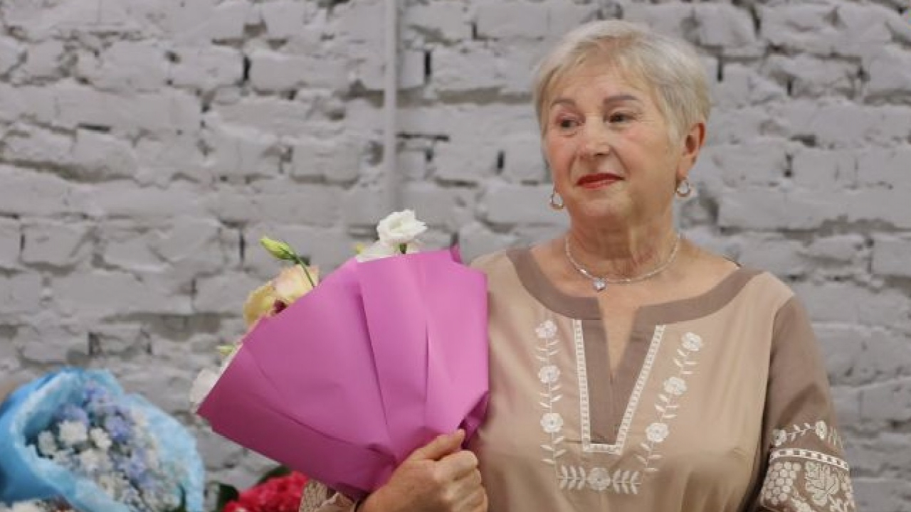 &laquo;Я депортована &ndash; не маю нічого, набирала всі книги на телефоні&raquo;. Письменниця з Мелітопольщини отримала ноутбук на презентації нової книги