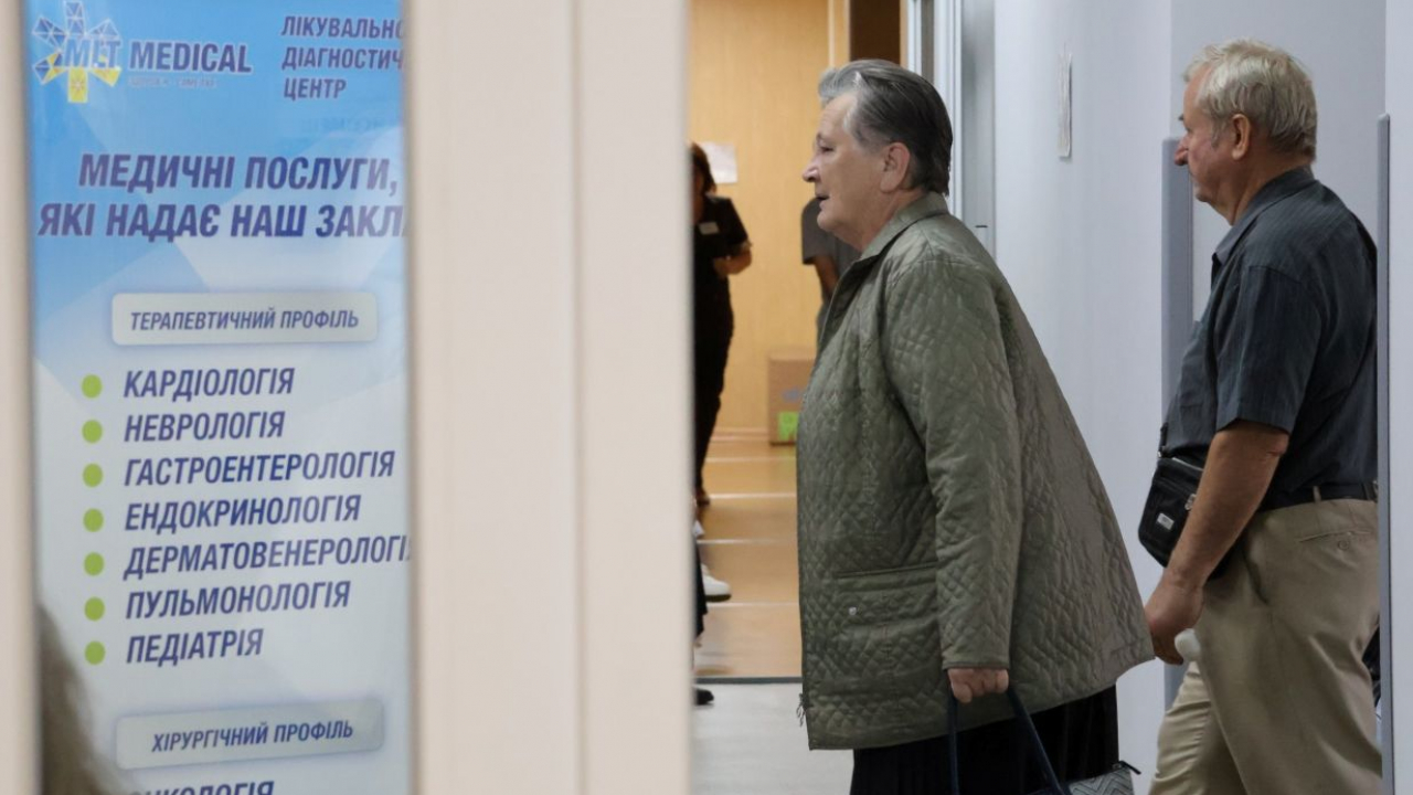 У Запоріжжі діє програма безоплатної медичної допомоги для переселенців з Мелітополя: хто та як може отримати послуги (відео, фото)